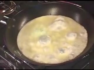 Після групове кінчання - scrambled eggs