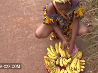 Hitam pisang seller sayang digoda untuk sebuah besar dewasa klip