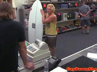 Направо surfer spitroasted при pawnshop